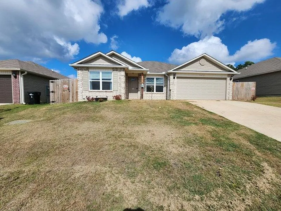 1072 Huntington Dr