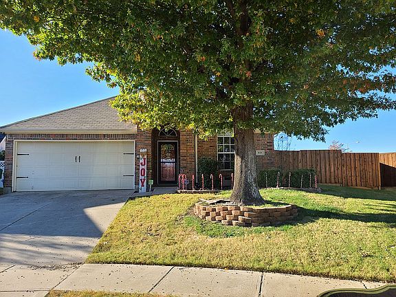 2nd image of 820 Tablerock Way