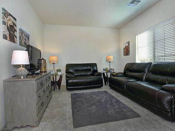 4th image of 2806 N Crestwood Ct