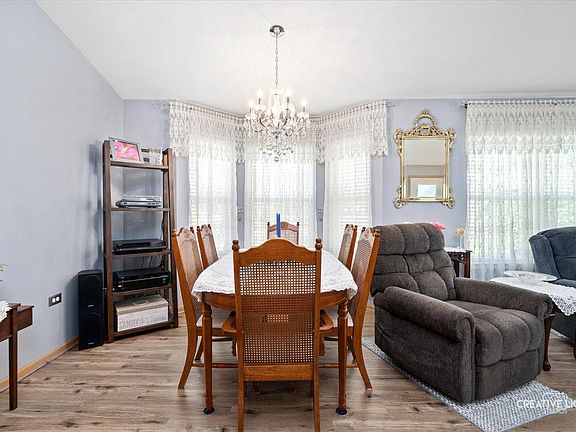 3rd image of 505 Glen Dr #D