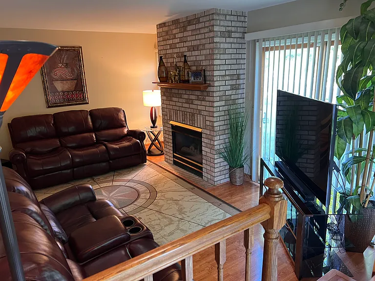 2694 College Hill Cir — Photo 2