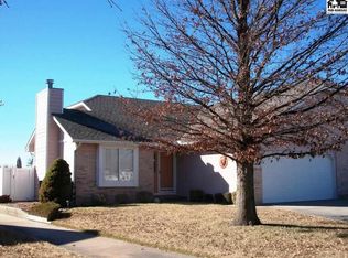 1409 Wood Bridge Ct, Hutchinson, KS 67502