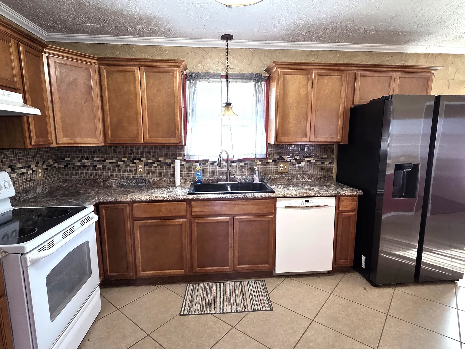 121 County Road 637 - 1 — Photo 3