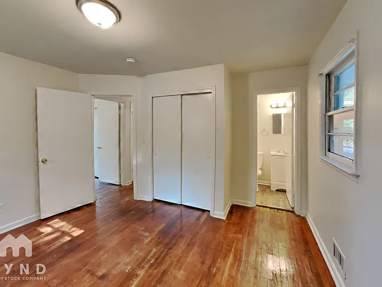 5860 Ronnie Dr — Photo 10