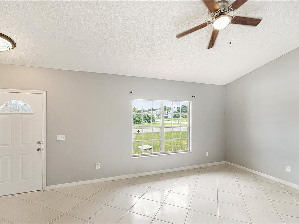 1st image of 2598 SE University Terrace