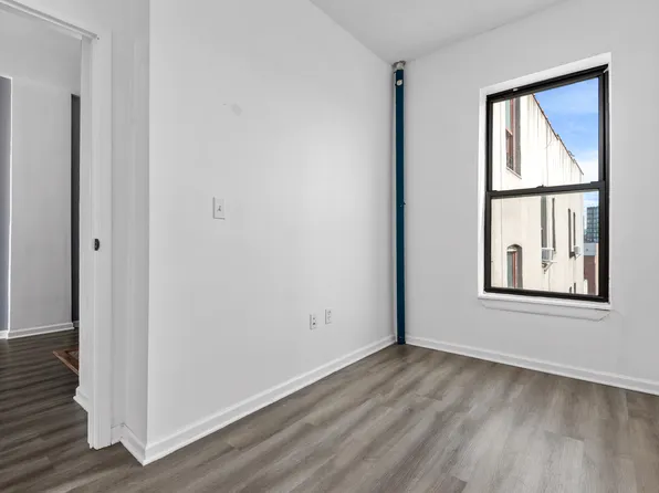 108 Seigel Street image 9 of 12