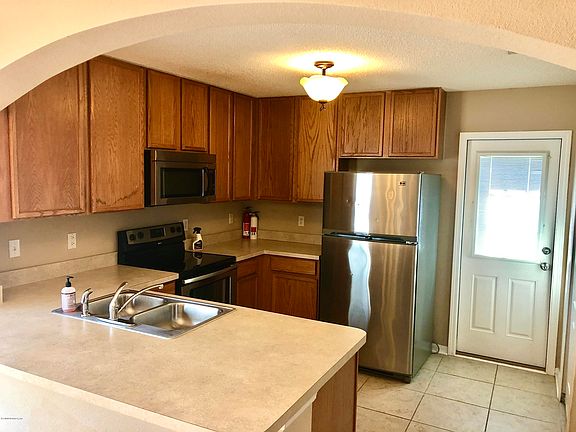 4th image of 345 Redwood Ln