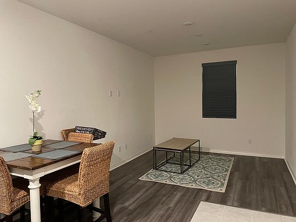 Living room / dining area