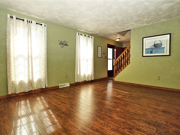 5th image of 1435 Colony Dr