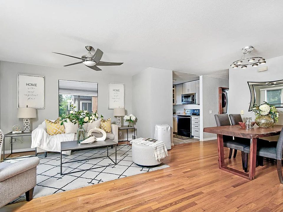 Living room - view from main entrance