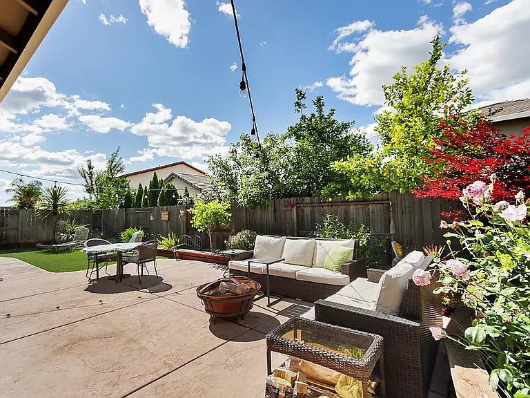 3652 Edington Dr — Photo 56