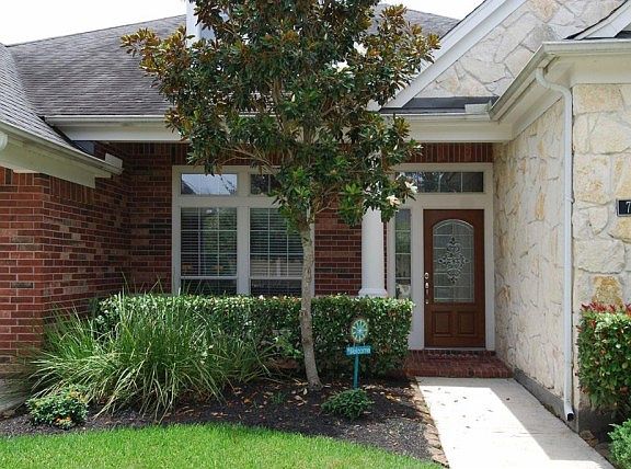 2nd image of 703 Summer Trace Ln