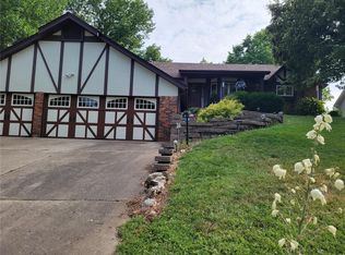 21 Marquette Dr, Lake Saint Louis, MO 63367