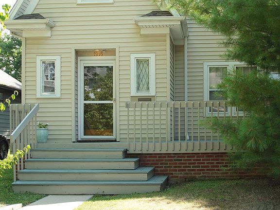 4th image of 1916 Crescent Ave