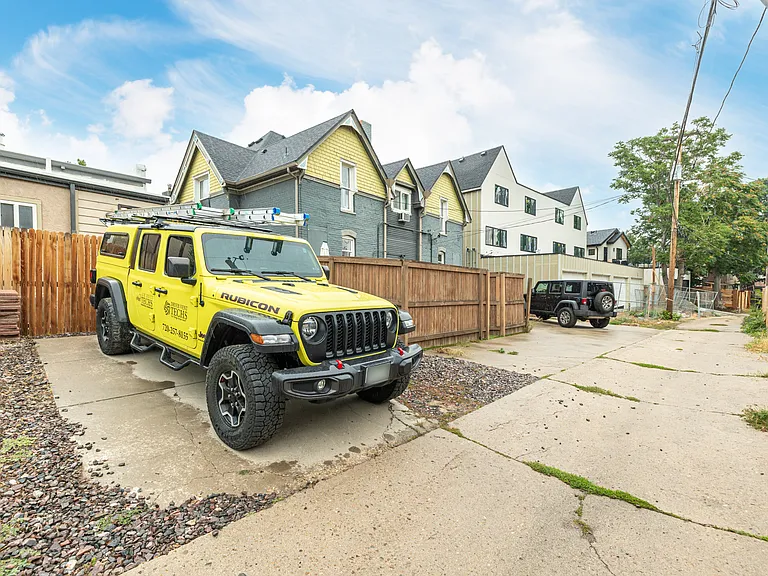 2482 W Argyle Pl — Photo 20