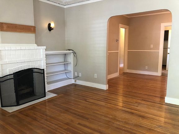 2nd image of 1844 Commercial Way #1