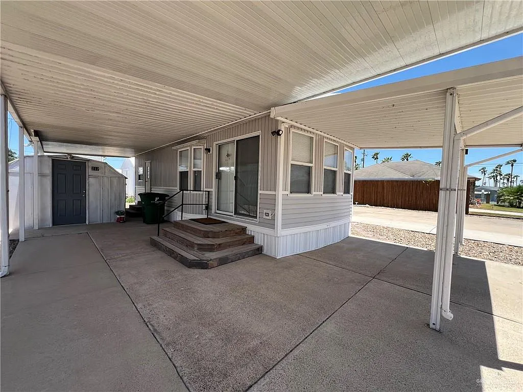 1 bed, 1.0 bath, 429 sqft, $850 — Photo 2