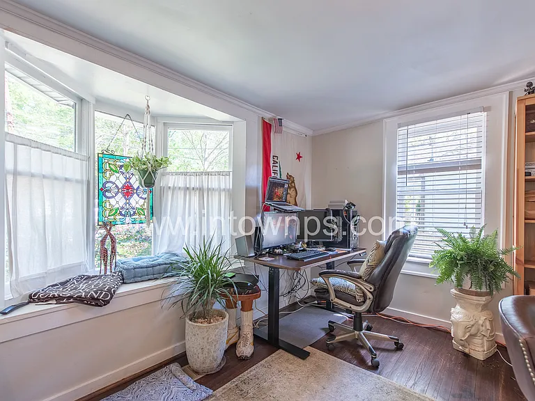 137 Dearborn St — Photo 15