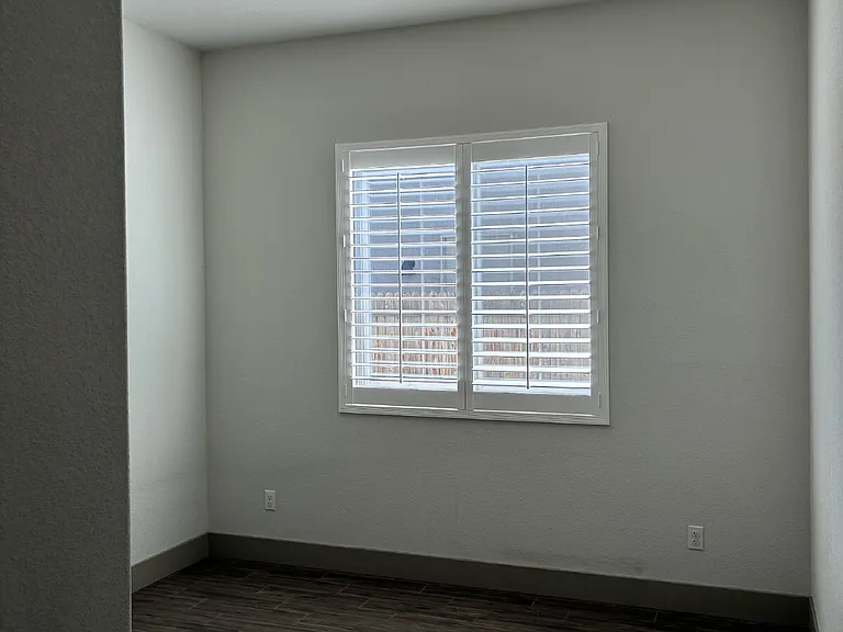 2418 Bastidas Dr — Photo 12