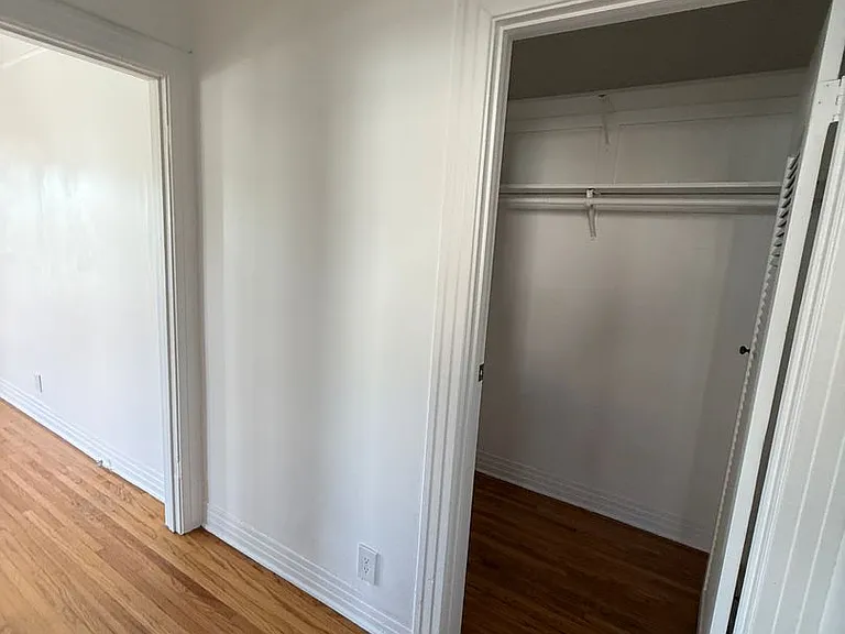 1143 N Commonwealth Ave — Photo 12
