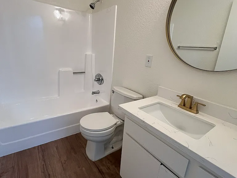 1320 W 225th St #3 — Photo 23