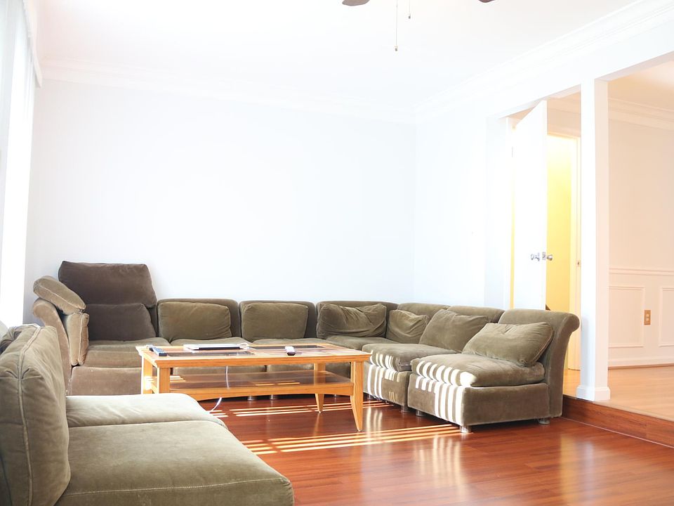 2nd image of 4211 Bar Harbor Pl