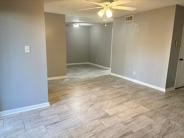 2 bed, 1100 sqft, $1,350 — Photo 3