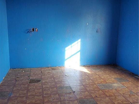 5th image of 200 Siria St