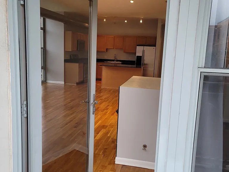 1200 W Monroe St #420 — Photo 32
