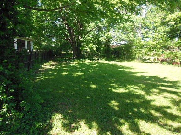 3rd image of 109 Grandin Dr