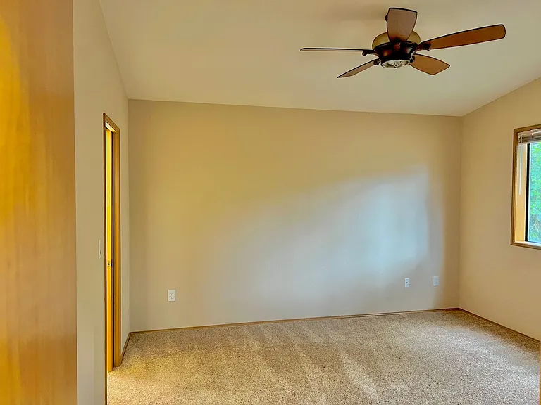 9330 Classic Dr NE — Photo 30