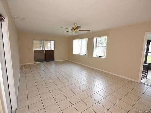 2nd image of 240 SE Prima Vista Blvd