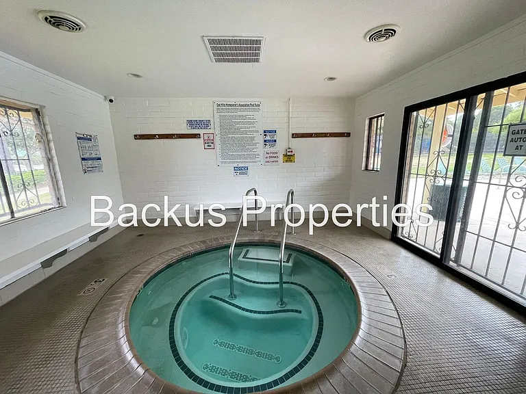 14685 Charter Oak Blvd — Photo 18