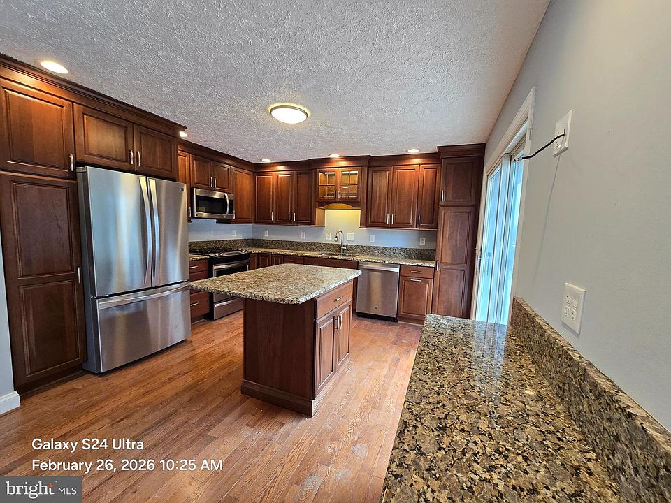 1st image of 516 Beards Hill Rd