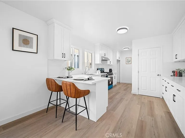 1558 Hauser Blvd — Photo 4