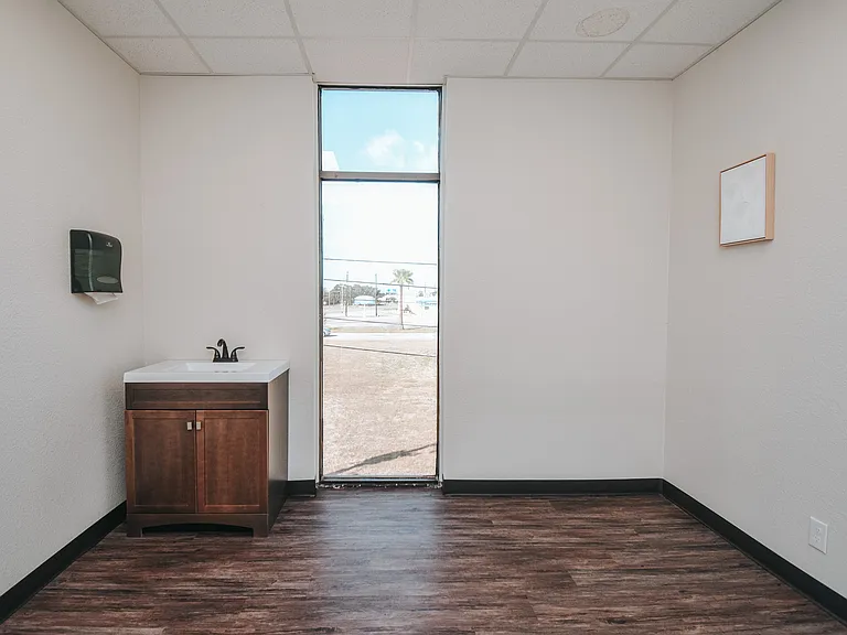4104 Houston Hwy #500 — Photo 7