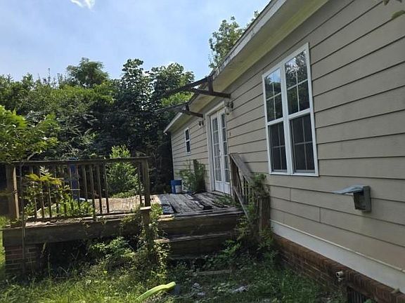 2nd image of 396 Hood St