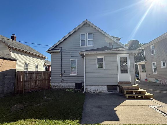 3rd image of 714 W 6th St