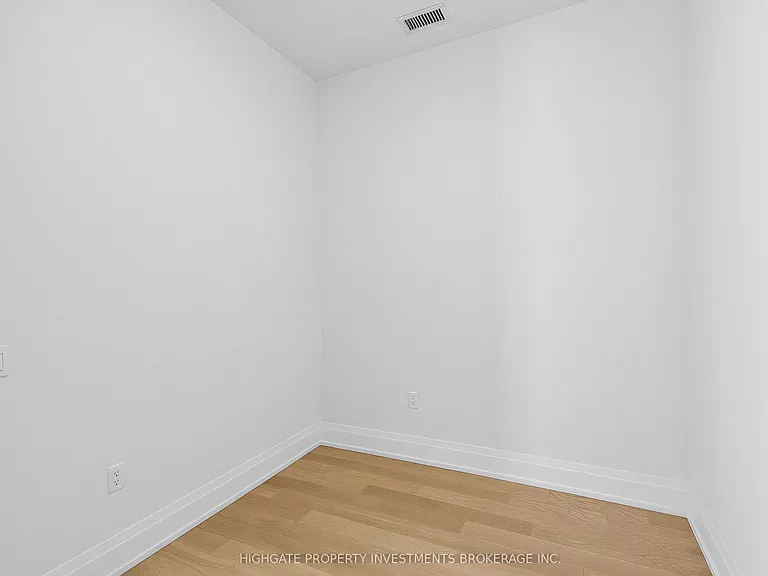 27 Korda Gate #Penthouse 101 — Photo 5