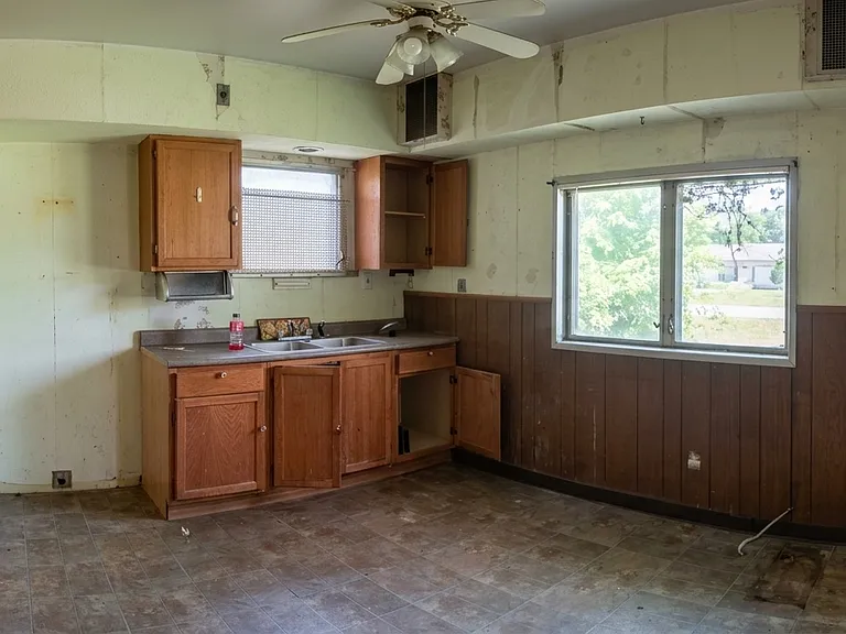 4521 Oakwood Ave — Photo 5