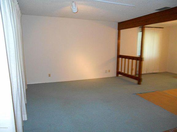 5th image of 13869 Pleasant Valley Dr