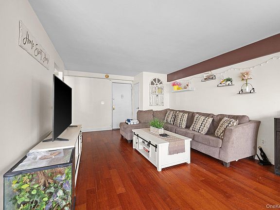 3rd image of 25 Lake Street #2E