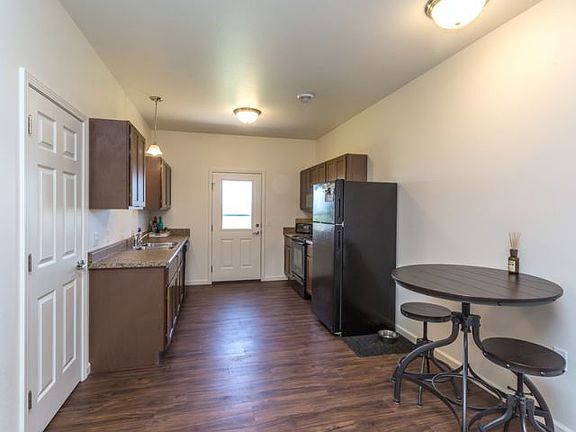5th image of 1712 Padres Way Unit 1