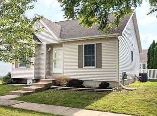 1307 Ogelthorpe Ave, Normal, IL 61761