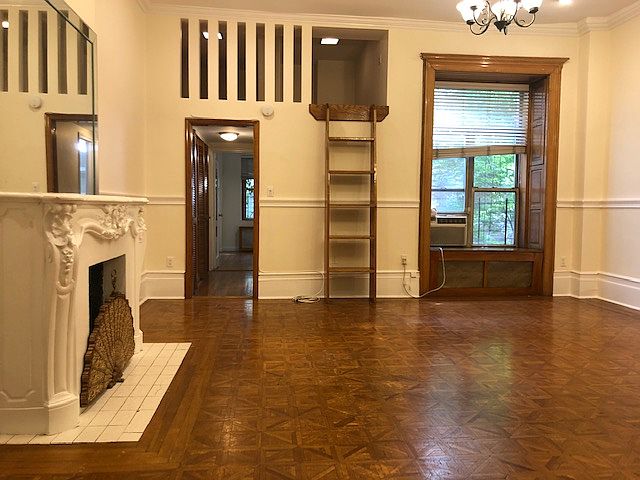 1st image of 26 W 70th St #2B