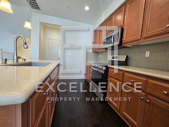 4th image of 4519 Huntington Ln
