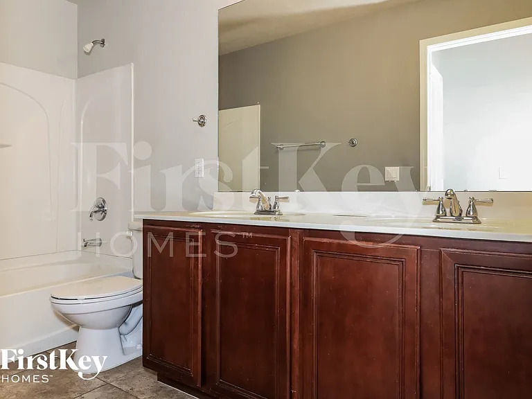 16196 W Hearn Rd — Photo 13