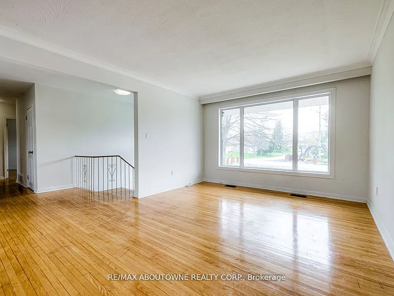530 Lees Ln — Photo 8