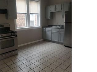 7742 S Phillips Ave #3D, Chicago, IL 60649