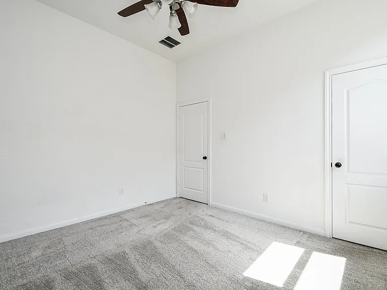 8215 Longear Ln — Photo 8